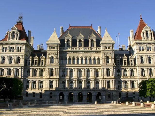 https://icaro.icaromediagroup.com/system/images/photos/15954315/original/open-uri20231223-18-1sz2ask?1703354579